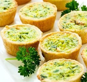 سمك القد كبد سلطة في tartlets