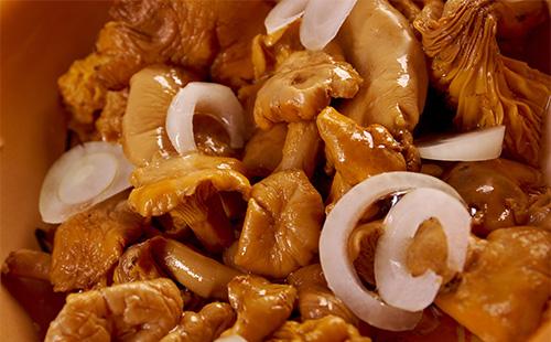 مخلل Chanterelles